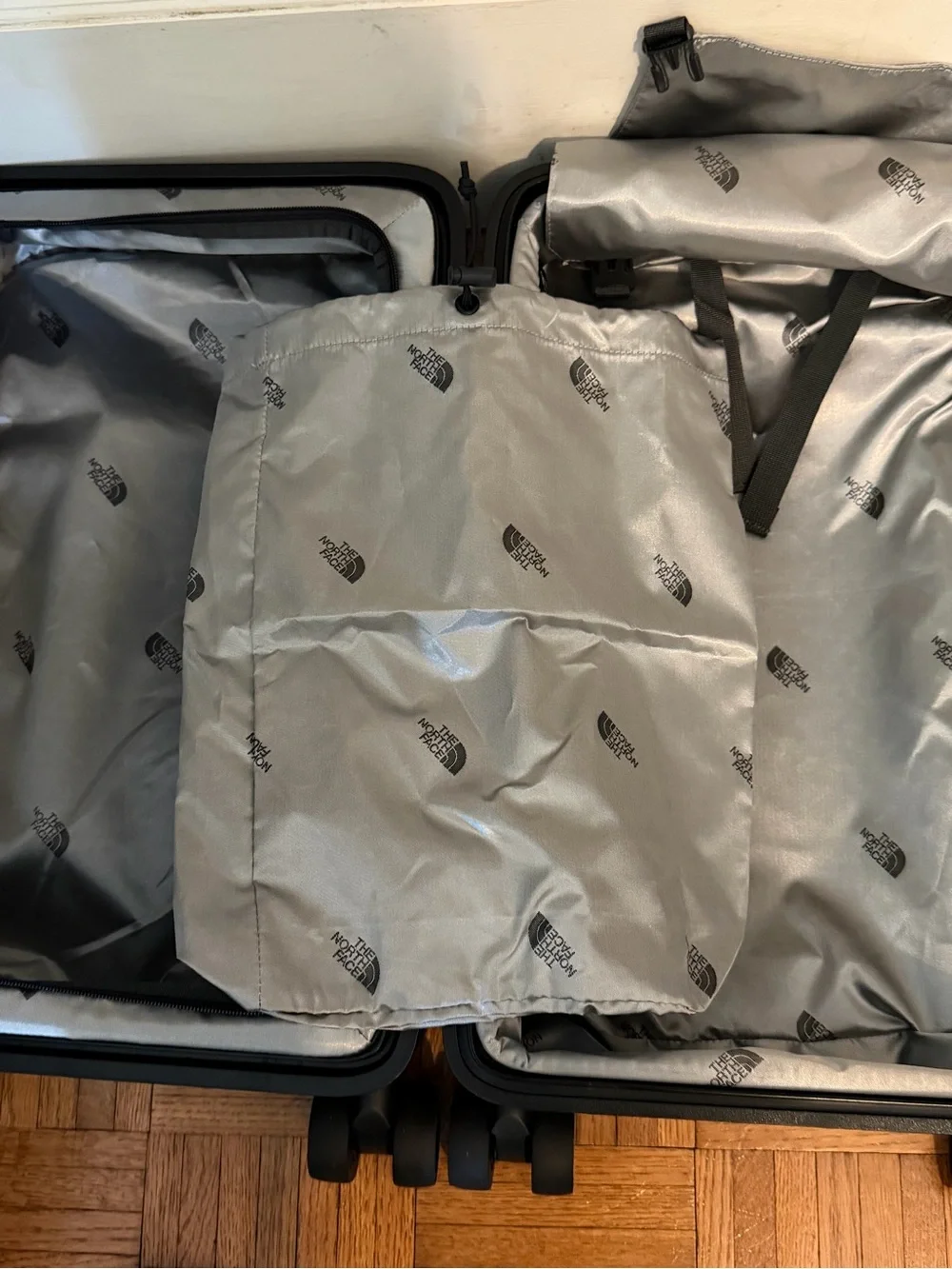 The North Face Black Grid-Panel Carry-On Spinner
